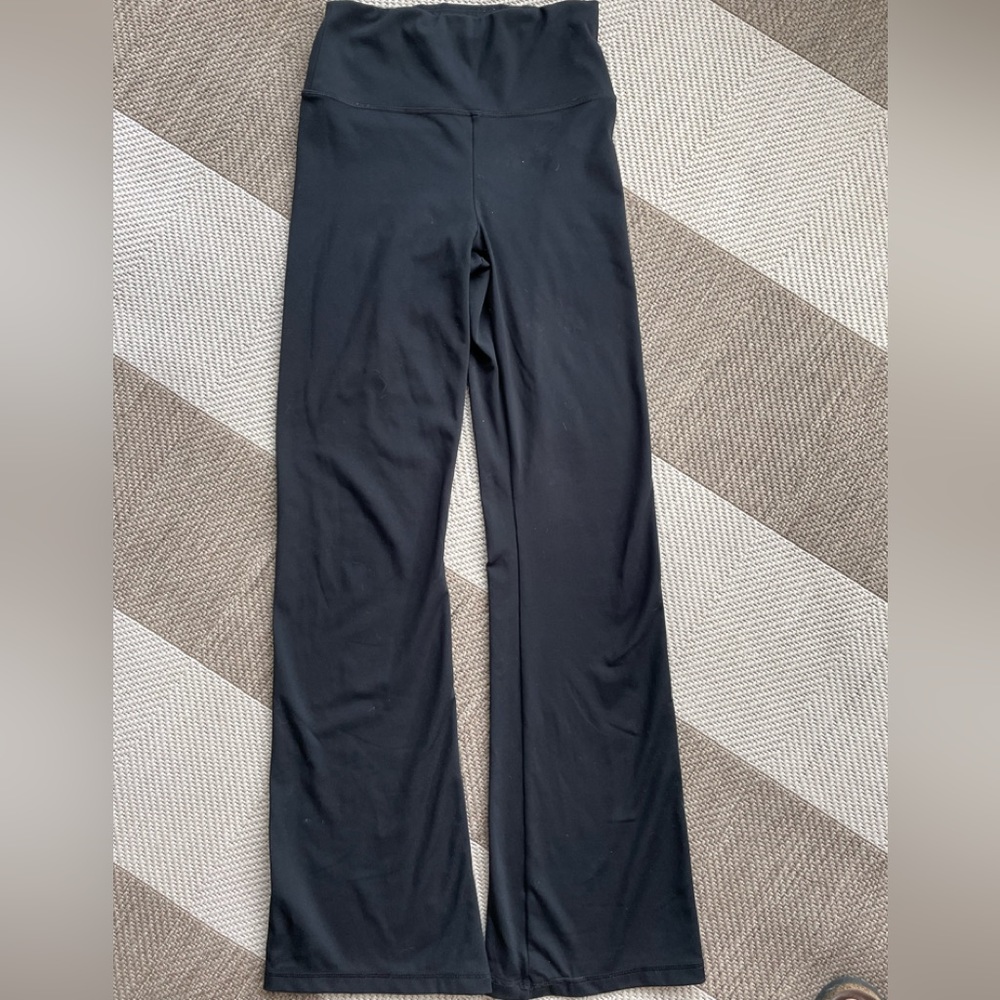 COPY - American Eagle Everything Flare leggings